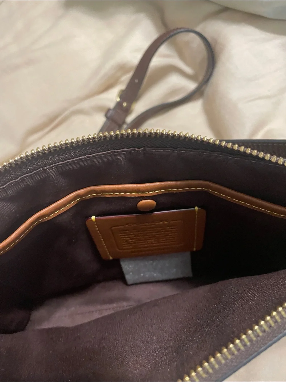 Womans  coach cw571 bag and wallet. nwot